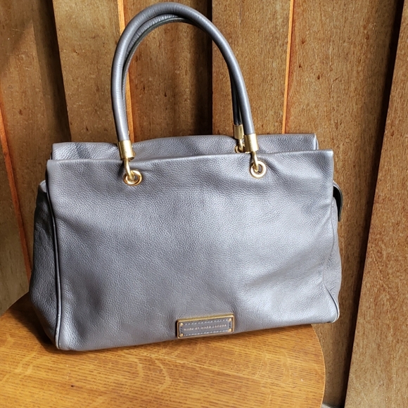Marc Jacobs Handbags - Marc Jacobs Gray large 15"x11" Too Hot Handle Tote